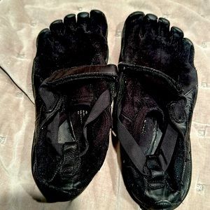 Vibram KSO Trek in BLACK, Size US11/EU45